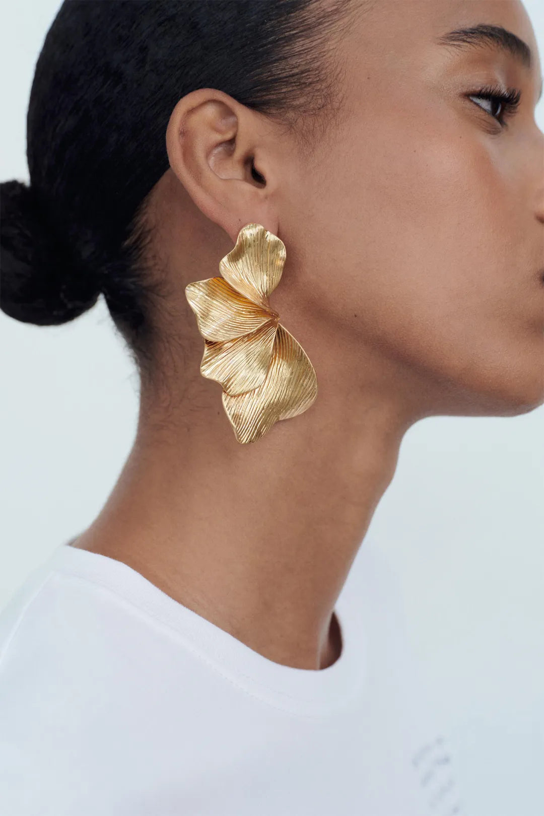 Autumn | Boucles D'Oreilles Pendantes en Métal Texturé Motif Feuille pour Femmes