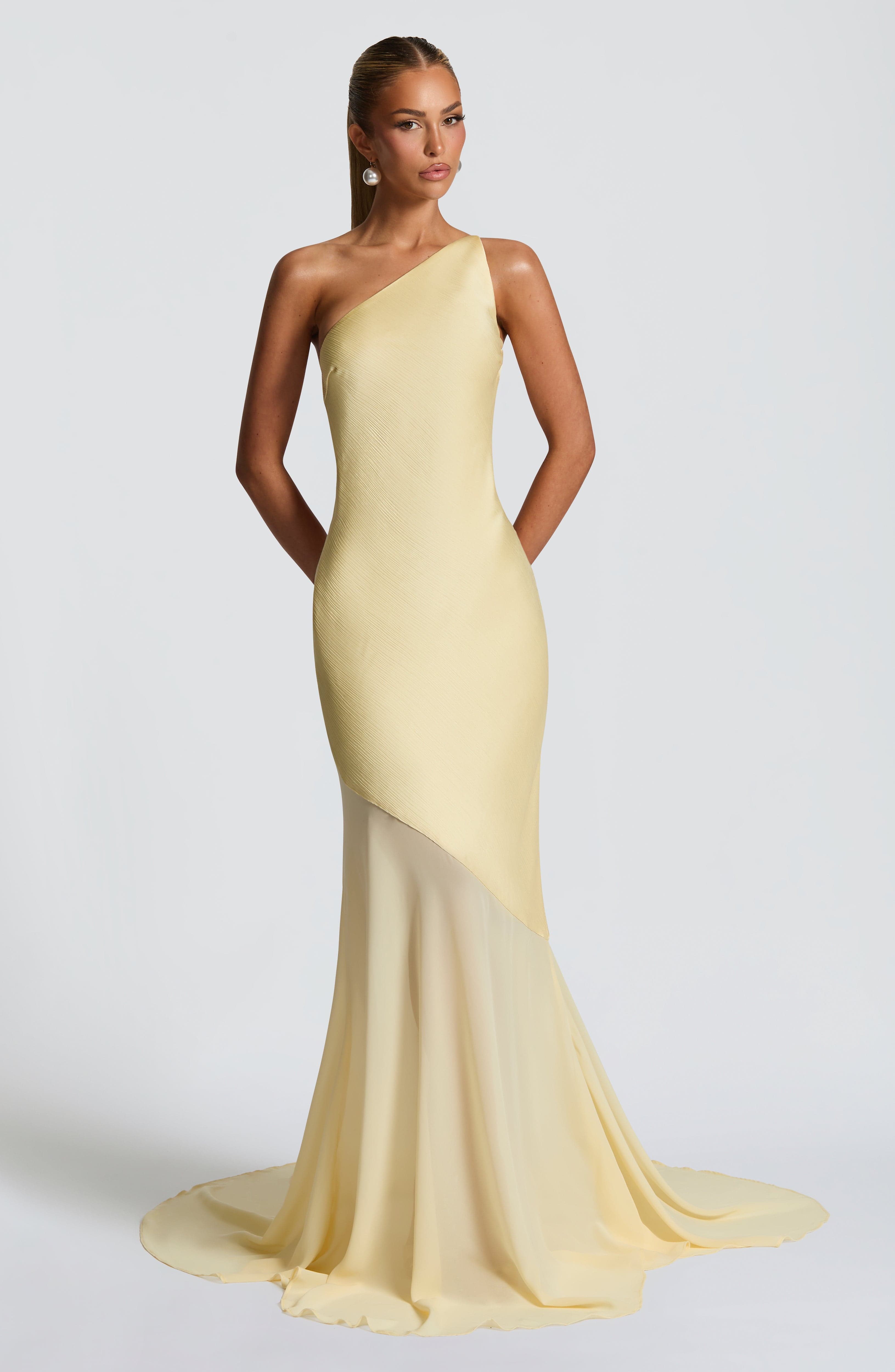 Caprice | Robe Longue D'Invitée de Mariage Asymétrique pour Femme