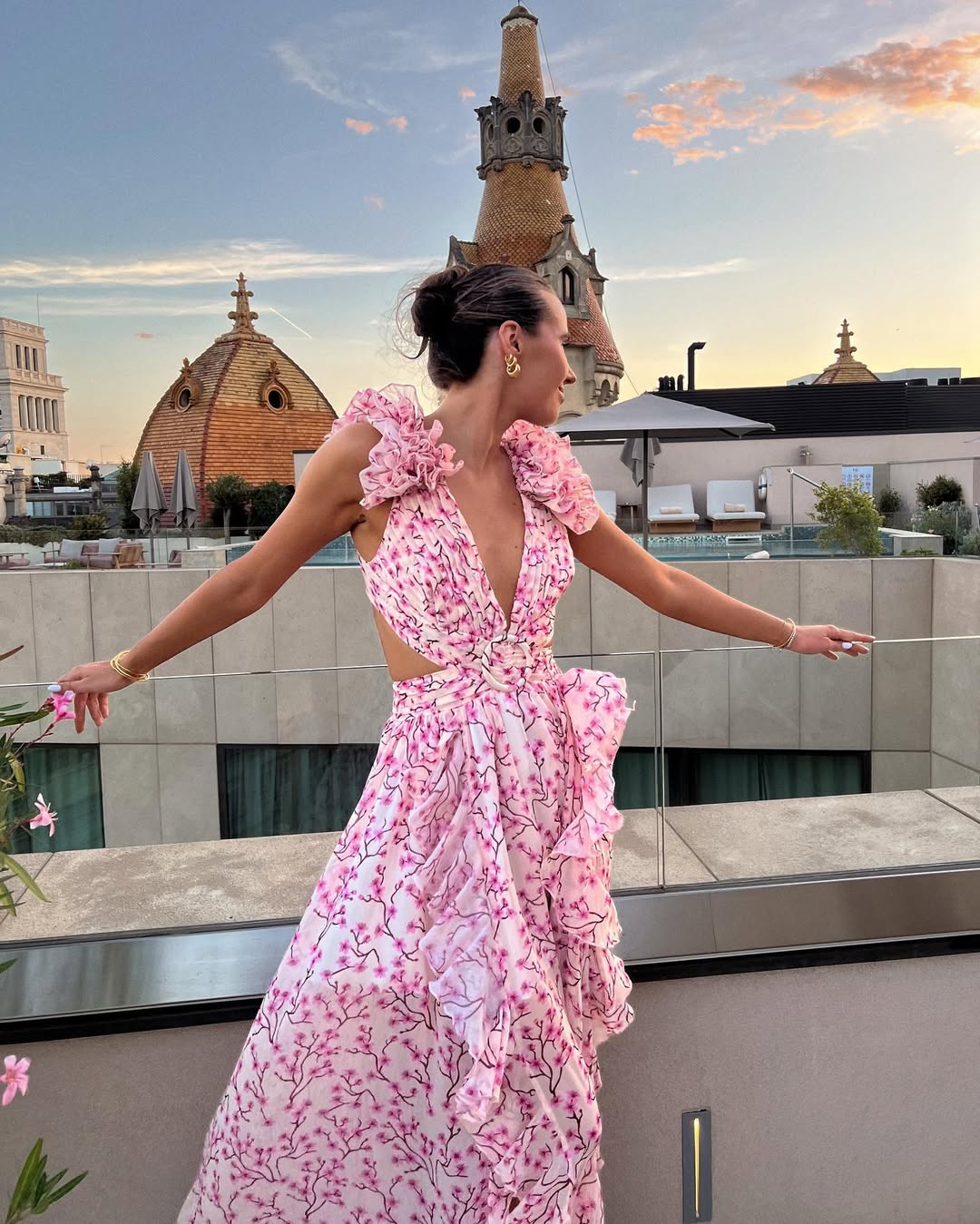 Maeve | Robe Longue Florale à Découpes Sans Manches pour Invitée de Mariage