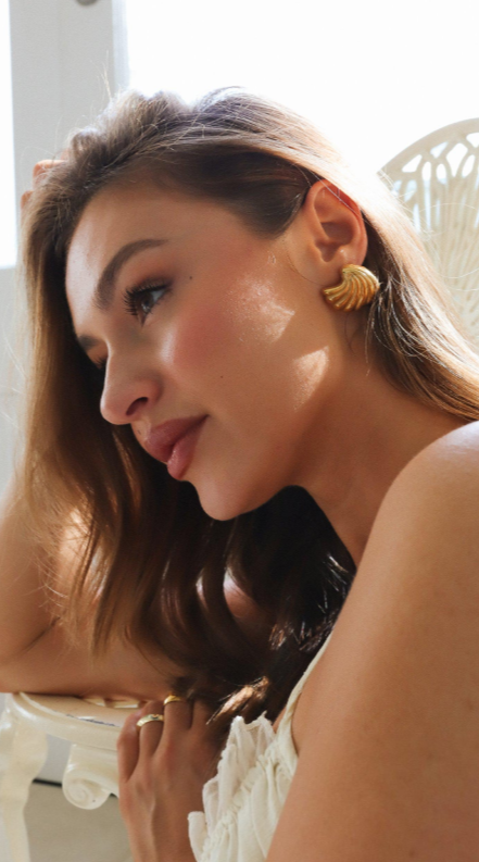 Noelle | Boucles D'Oreilles Coquillage Dorées pour Femme
