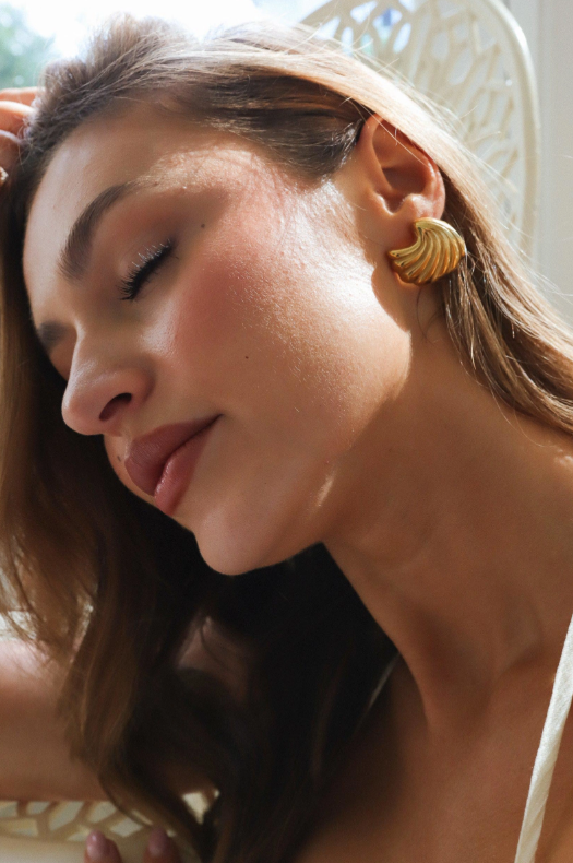 Noelle | Boucles D'Oreilles Coquillage Dorées pour Femme