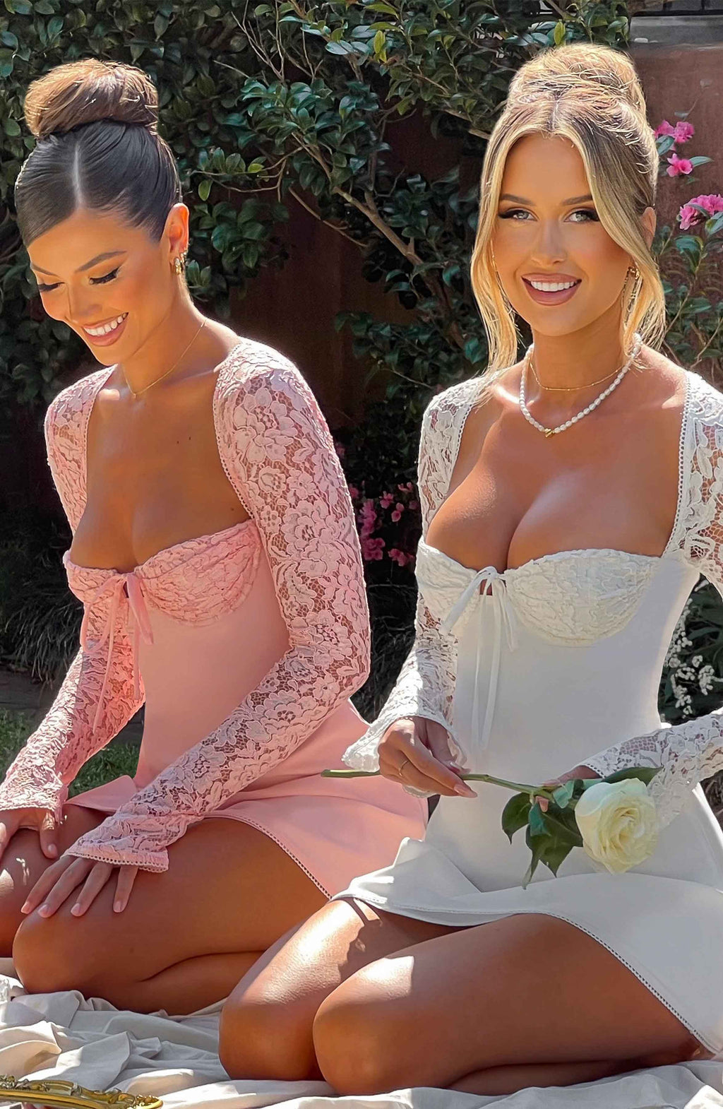 Noemi | Robe D'Été Courte pour Femme Avec Manches Longues en Dentelle