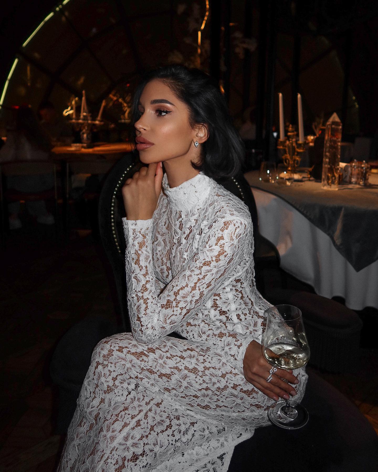 Raina | Robe Maxi en Dentelle à Col Montant et Manches Longues D'Inspiration Corset pour Femmes