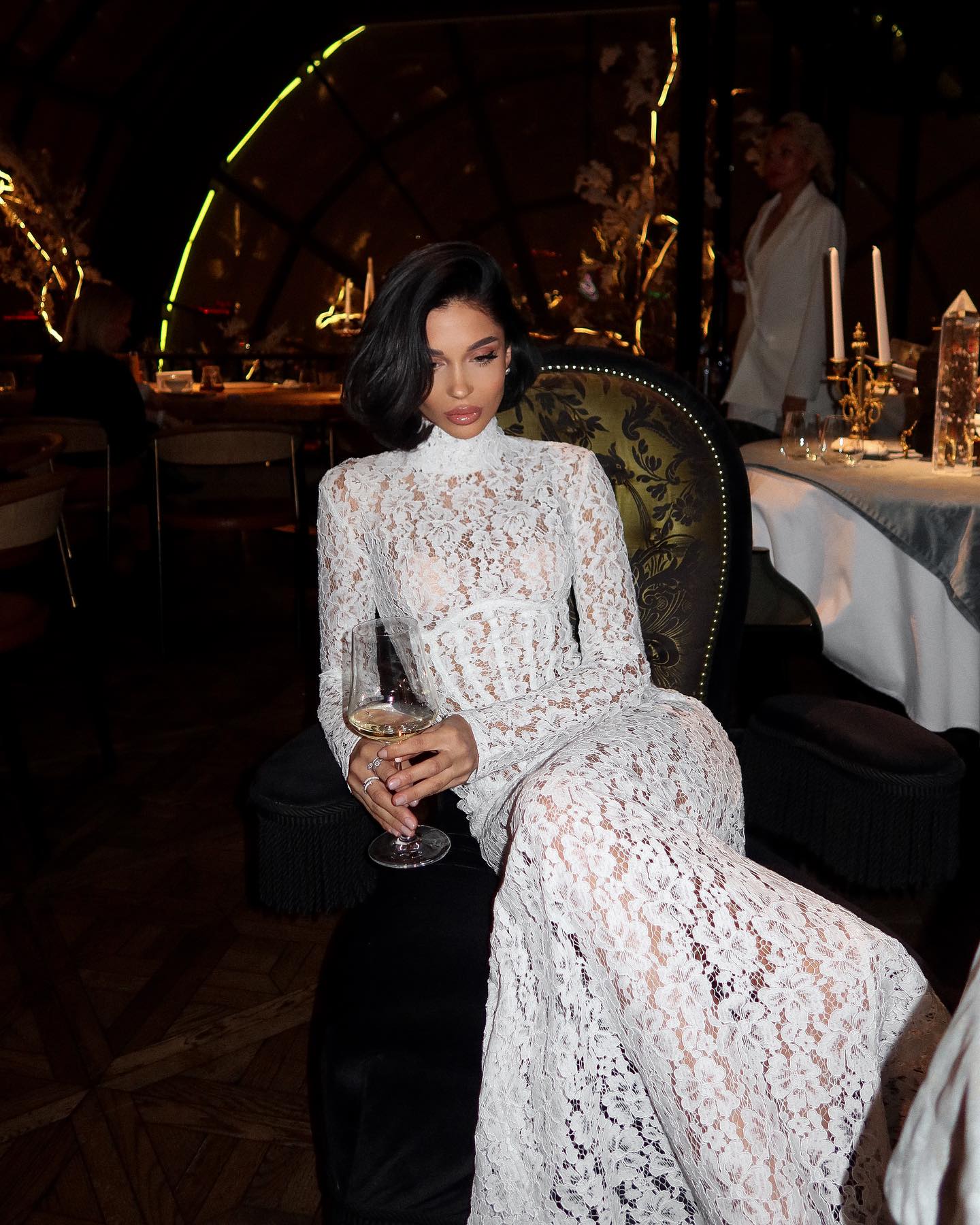 Raina | Robe Maxi en Dentelle à Col Montant et Manches Longues D'Inspiration Corset pour Femmes
