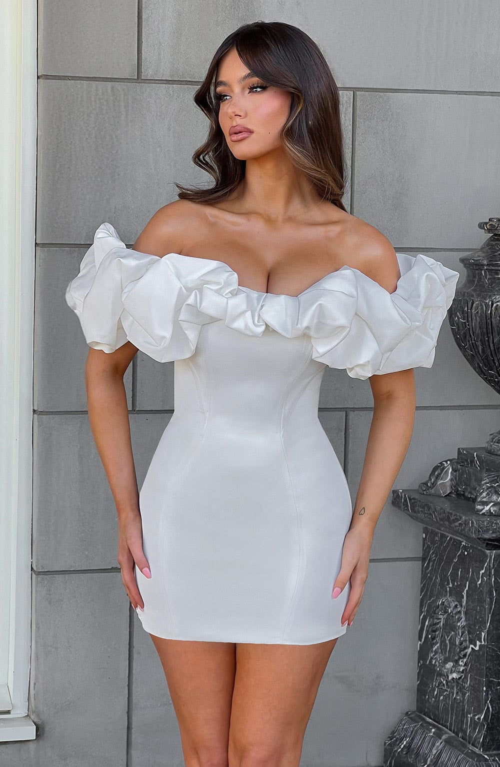 Raylene | Mini-Robe de Cocktail à Volants et Épaules Dénudées pour Femme