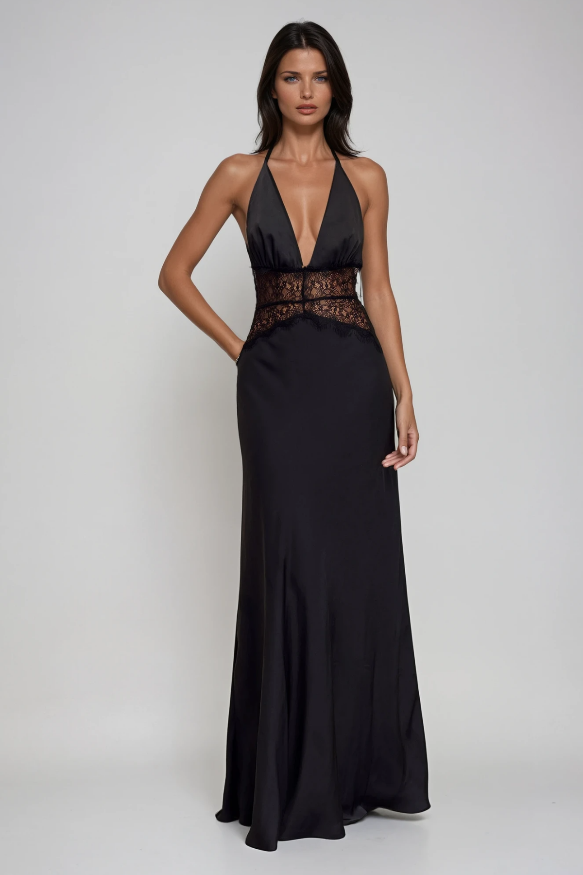 Selene | Robe Maxi en Dentelle à Décolleté Plongeant et dos Nu pour Femme