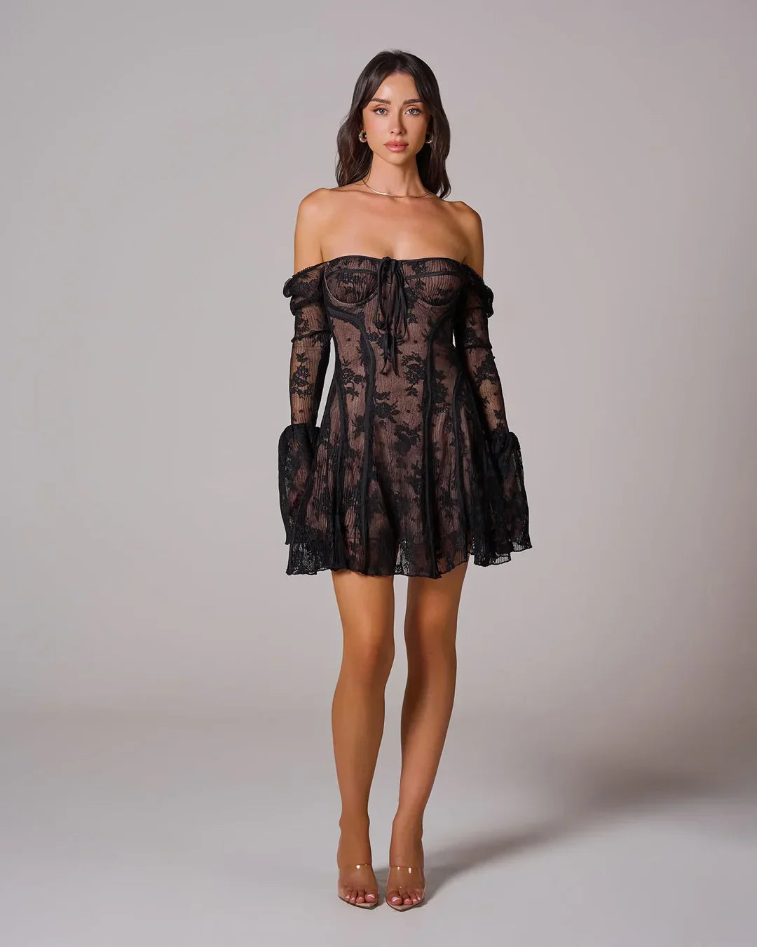 Teagan | Robe Courte Romantique en Dentelle à Manches Longues pour Femme