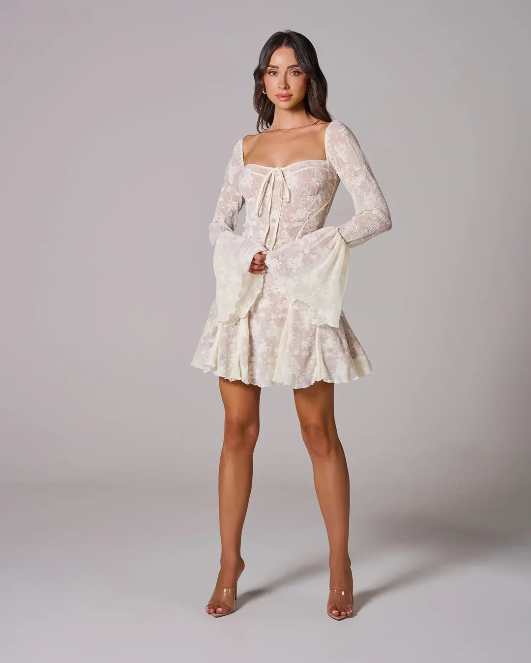 Teagan | Robe Courte Romantique en Dentelle à Manches Longues pour Femme