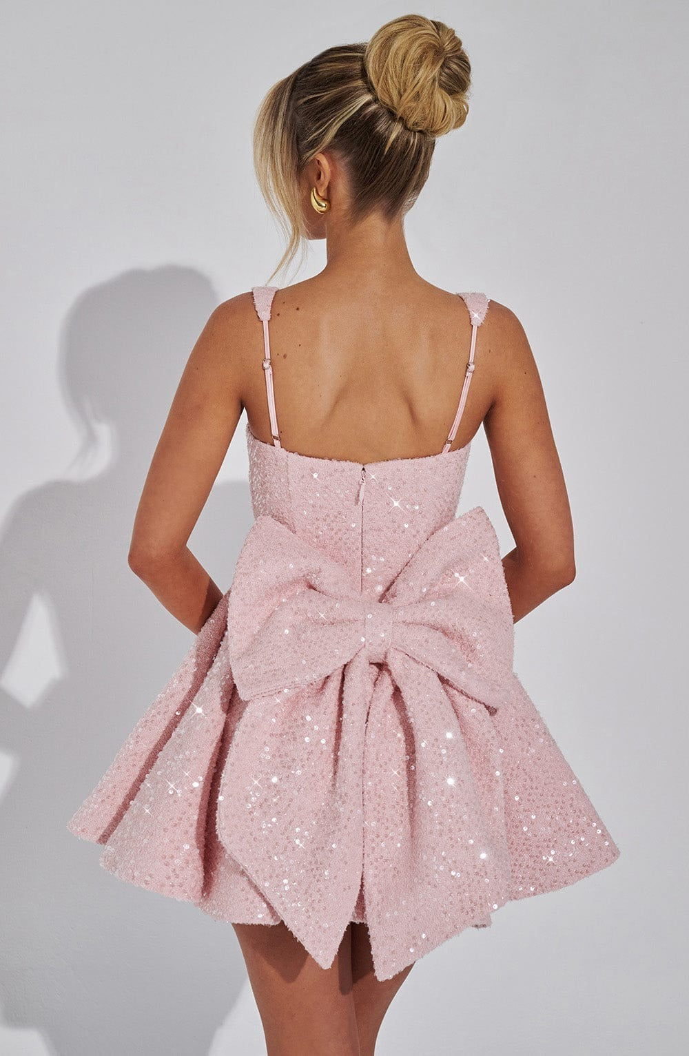 Victoria | Mini Robe de Cocktail Éblouissante à Nœud en Paillettes pour Femme