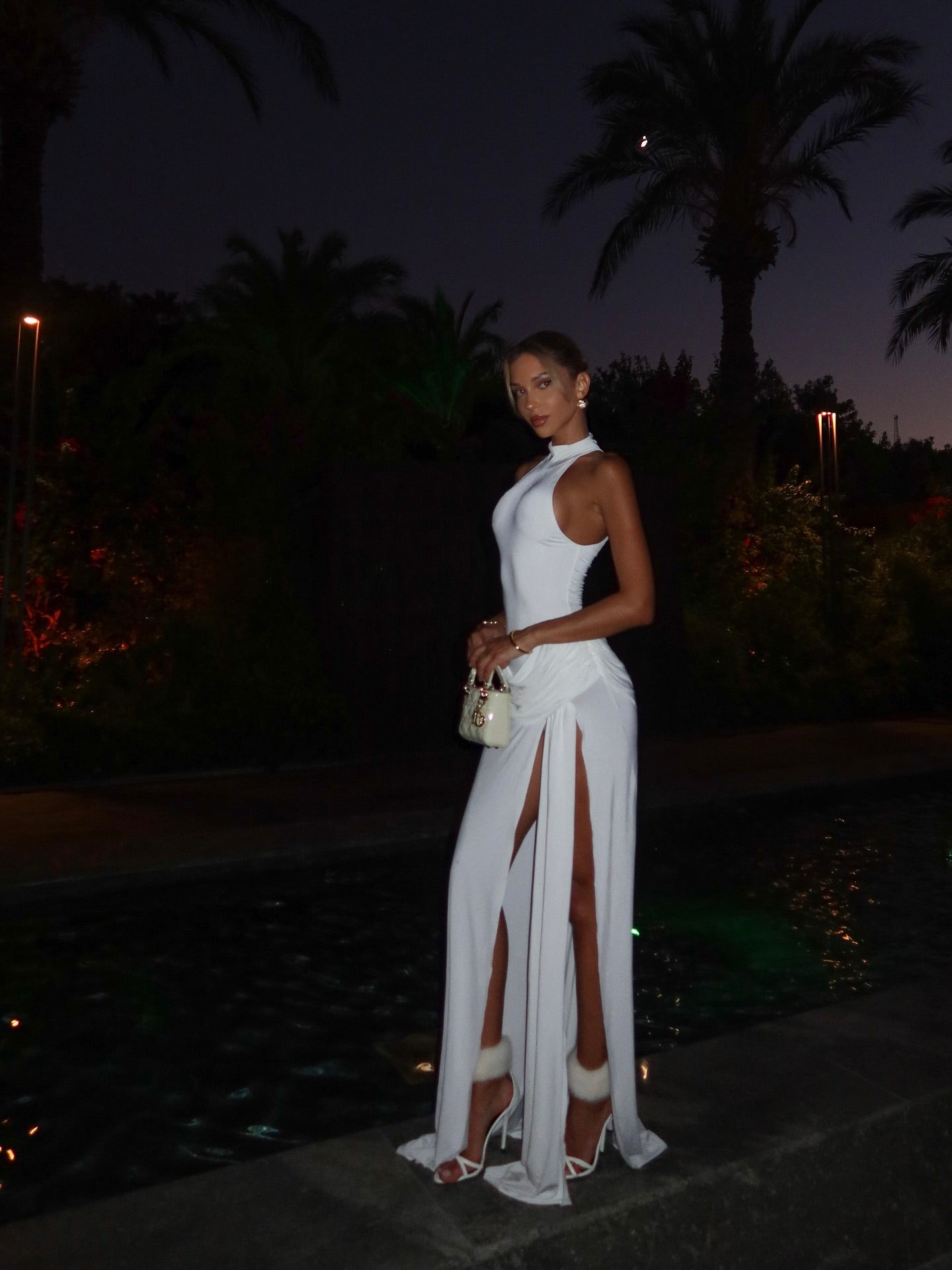 Winona | Robe Longue D'Été Sans Manches à Col Montant et Fente Haute pour Femme