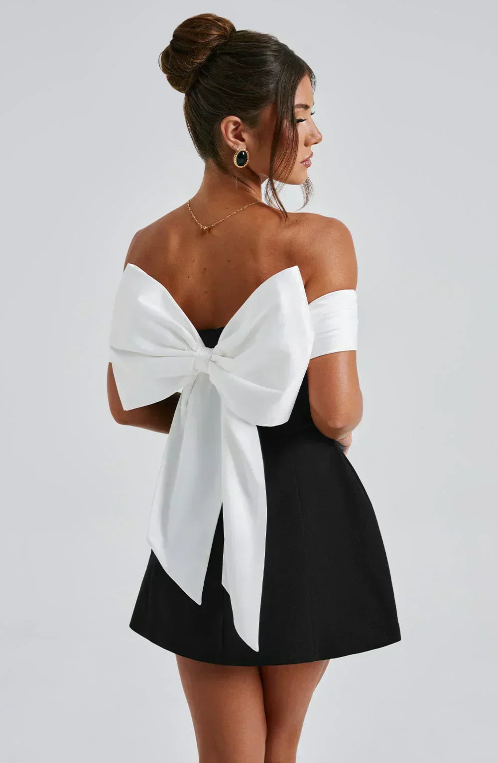 Jill | Robe de Cocktail Courte à Épaules Dénudées Avec Nœud pour Femme