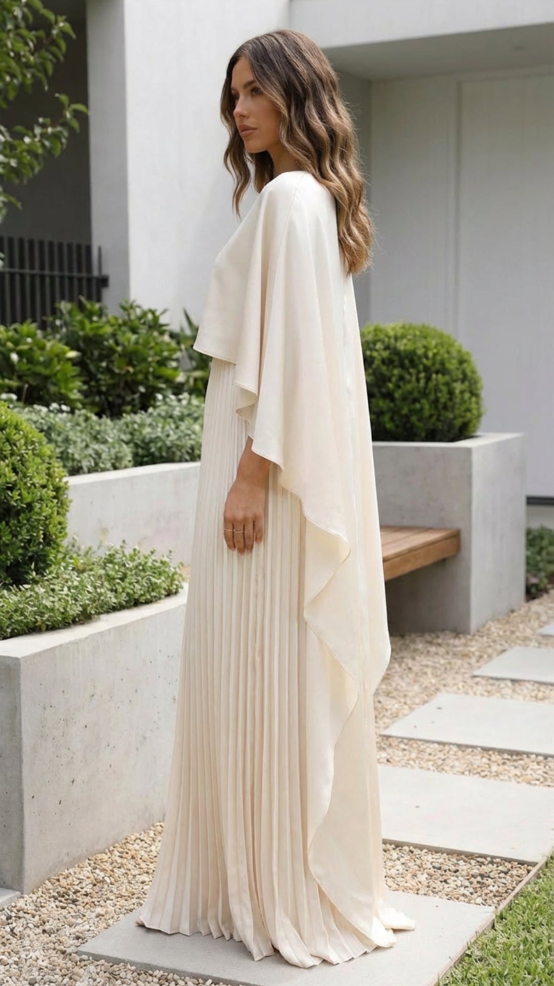 Aniya | Robe Longue à Manches Cape pour Invitée de Mariage