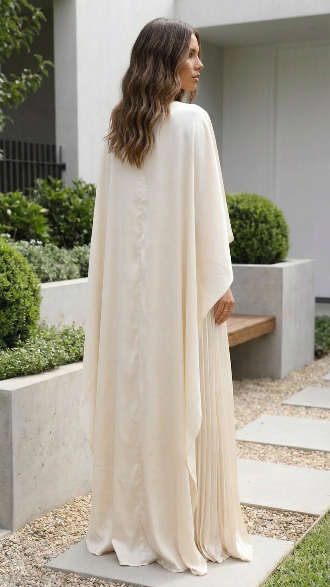 Aniya | Robe Longue à Manches Cape pour Invitée de Mariage