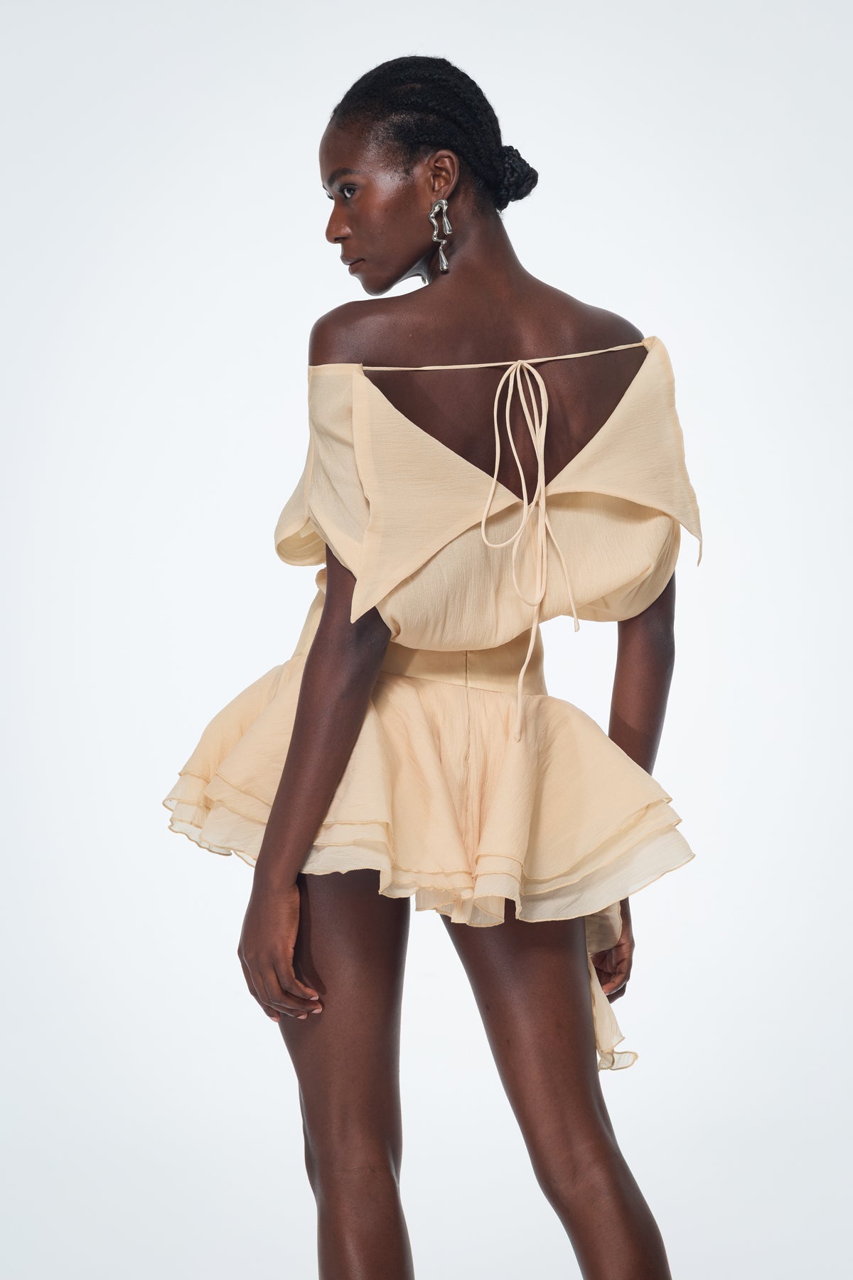 Brixton | Robe de Cocktail Courte Épaules Dénudées à Fleurs et Volants pour Femme
