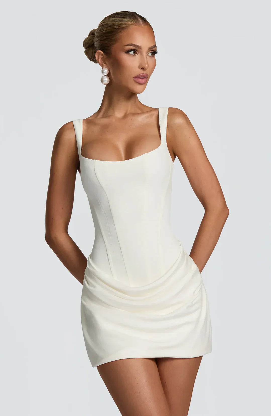 Courtney | Robe Mini Corset Drapée Sans Manches pour Femme