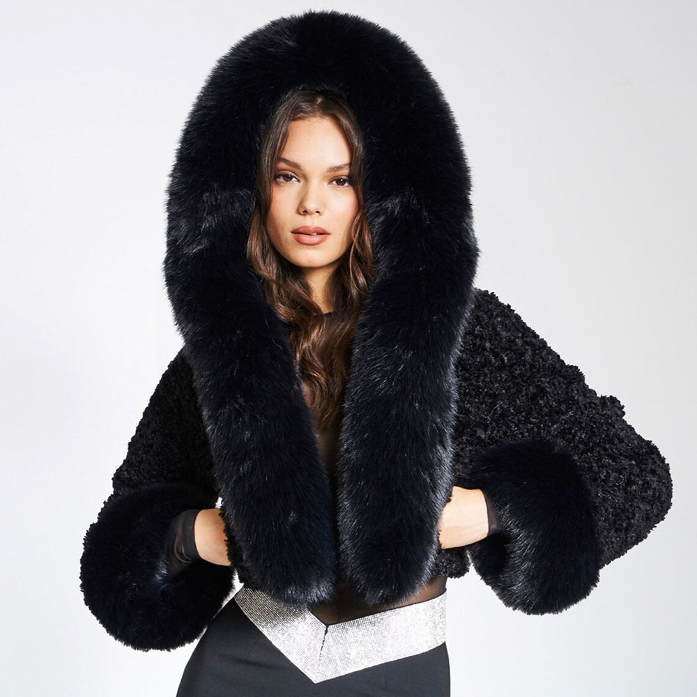 Cynthia | Manteau Court à Capuche en Fausse Fourrure pour Femme