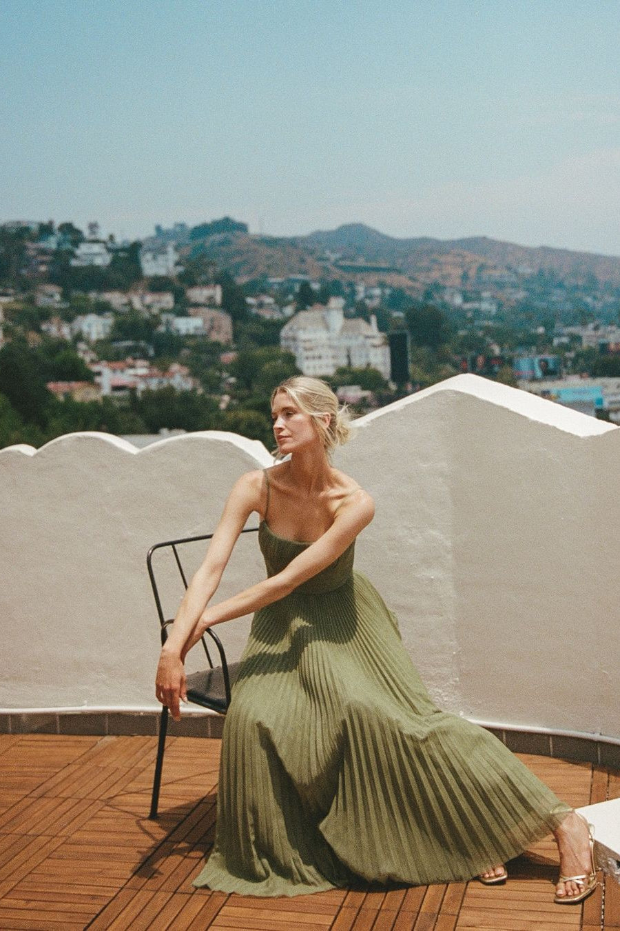 Daria | Robe Longue Plissée Sans Manches pour Invitée de Mariage