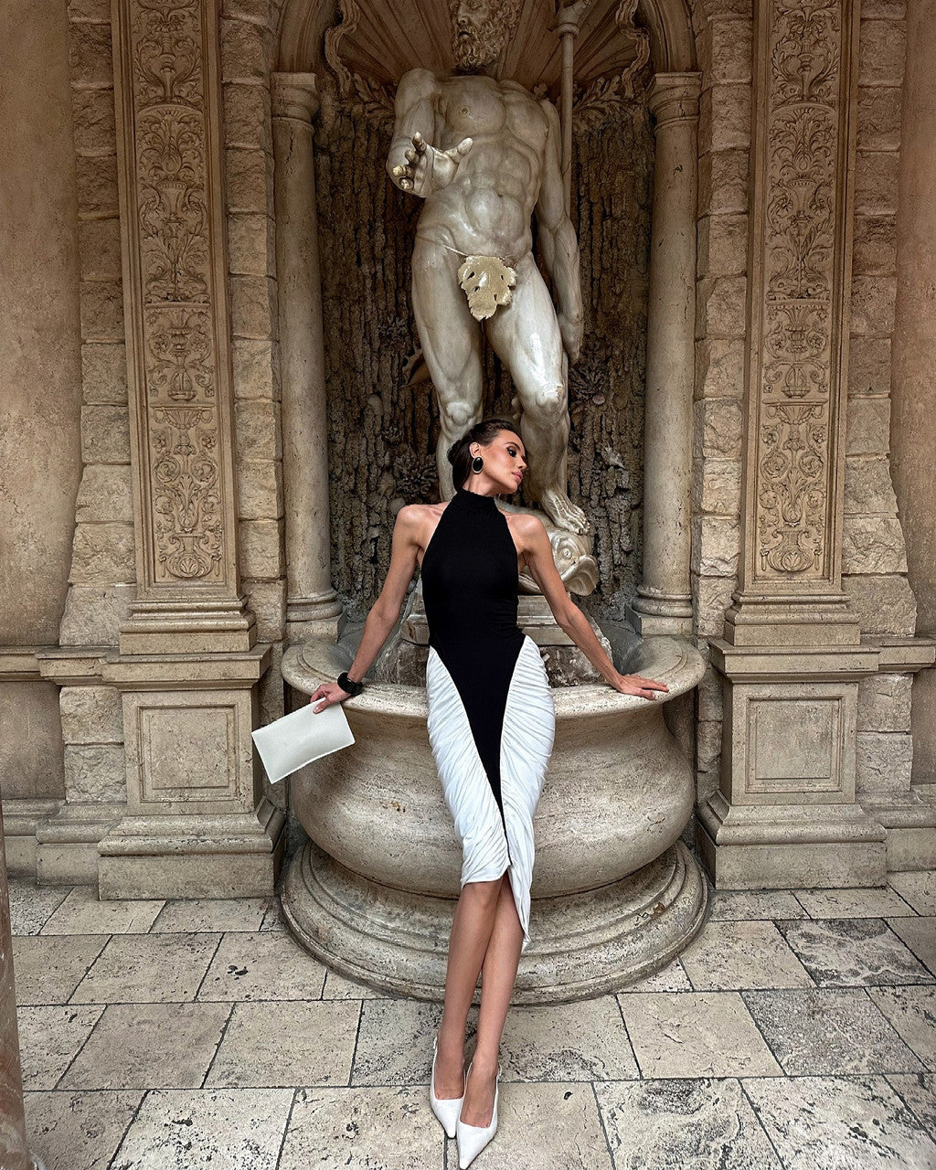 Francesca | Robe Midi Plissée à Col Haut Sans Manches et dos Nu pour Femmes