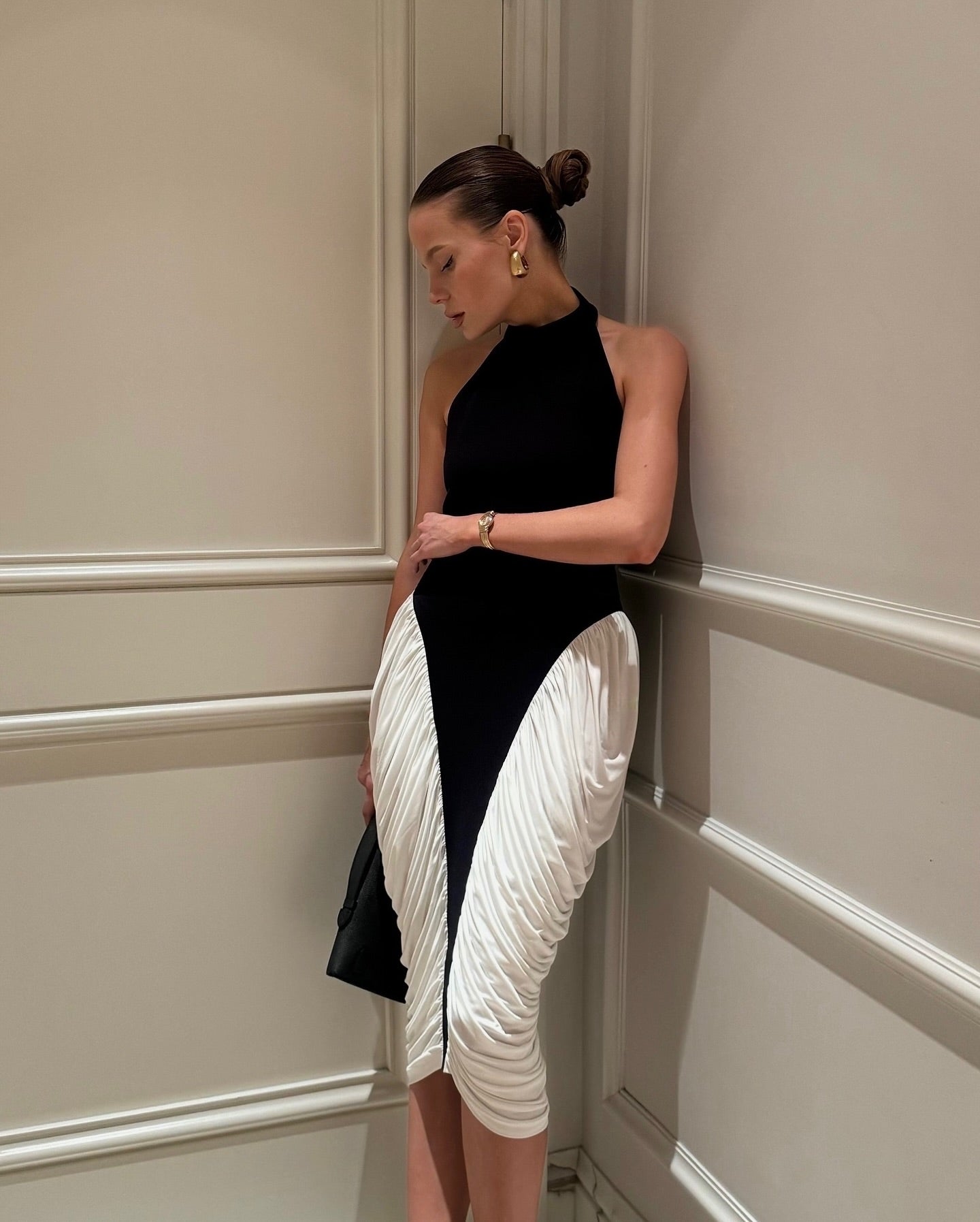 Francesca | Robe Midi Plissée à Col Haut Sans Manches et dos Nu pour Femmes