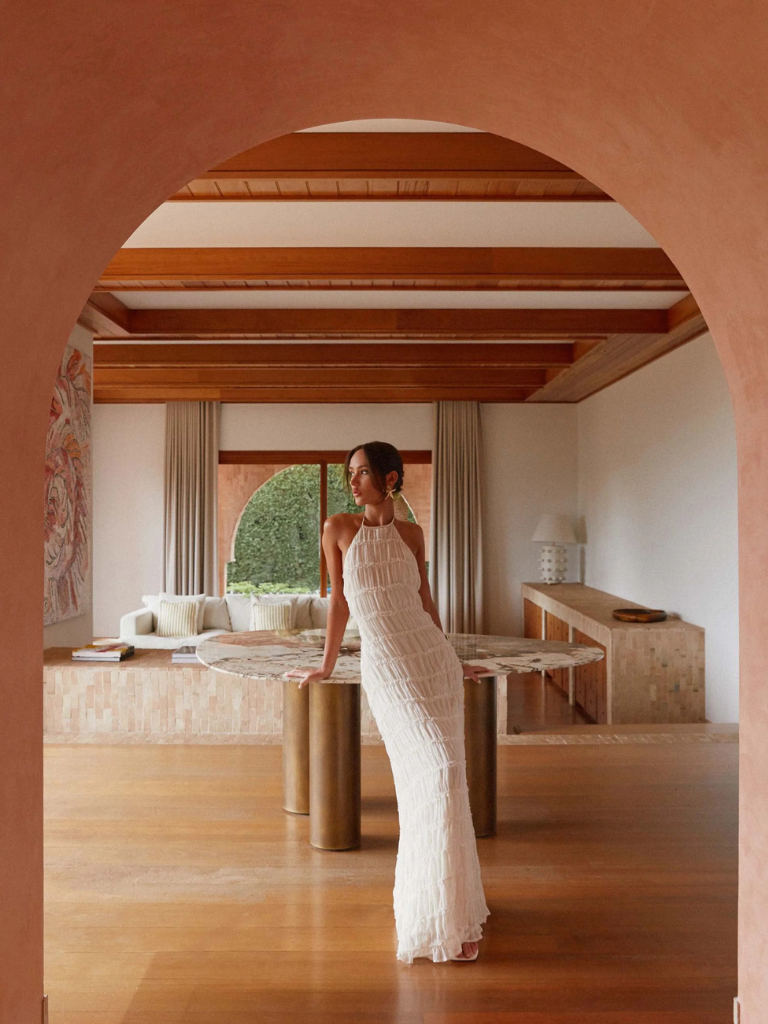 Greta | Robe Longue D'Été dos Nu à Texture Sculptée pour Femmes