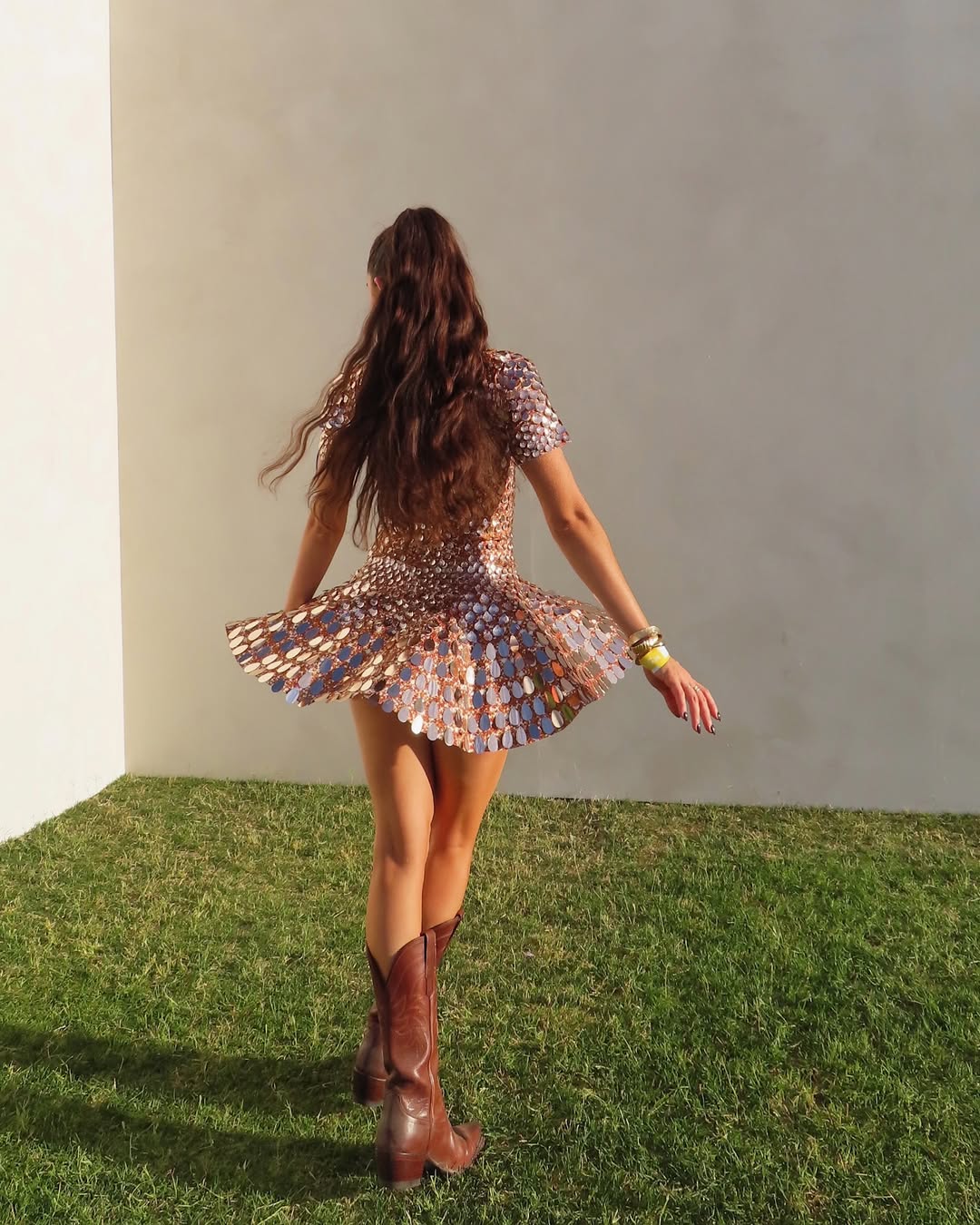 Janice | Robe Courte à Paillettes et Col Montant pour Femme