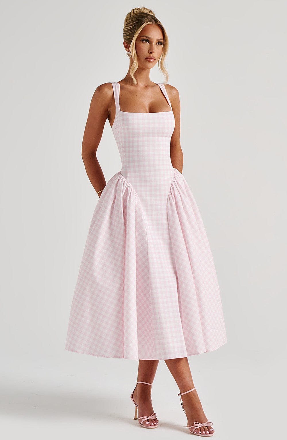 Kaydence | Robe Midi à Carreaux Vichy et Encolure Carrée Sans Manches