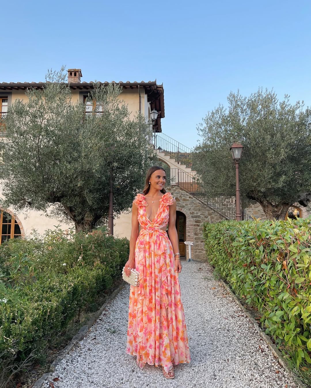 Maeve | Robe Longue Florale à Découpes Sans Manches pour Invitée de Mariage