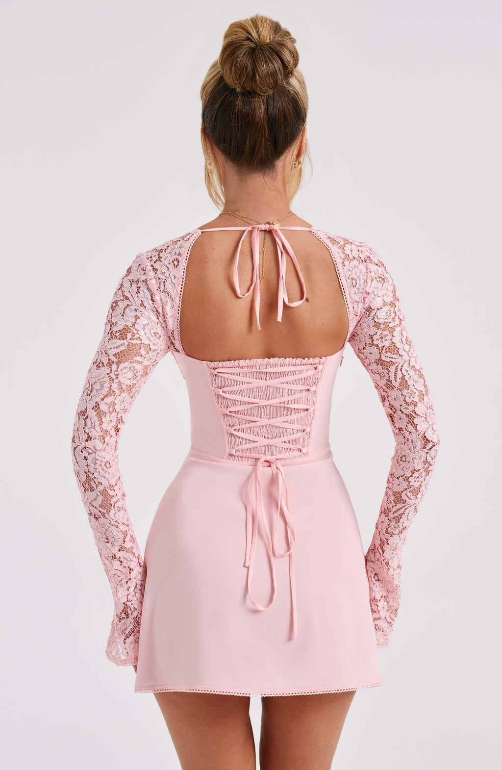 Noemi | Robe D'Été Courte pour Femme Avec Manches Longues en Dentelle