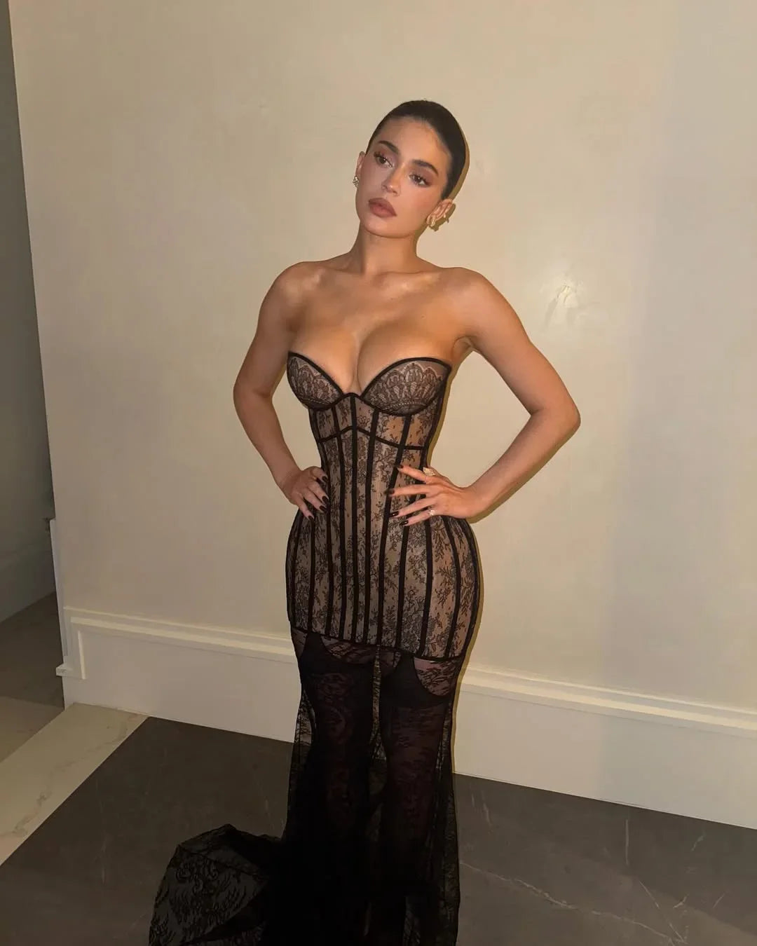 Serenity | Robe Longue en Dentelle Style Bustier Corset pour Femme