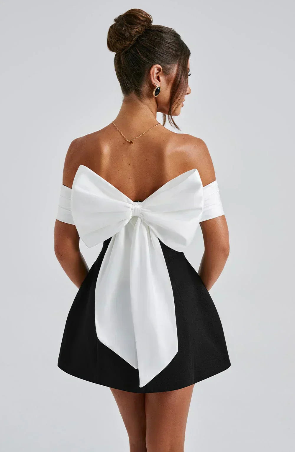Jill | Robe de Cocktail Courte à Épaules Dénudées Avec Nœud pour Femme