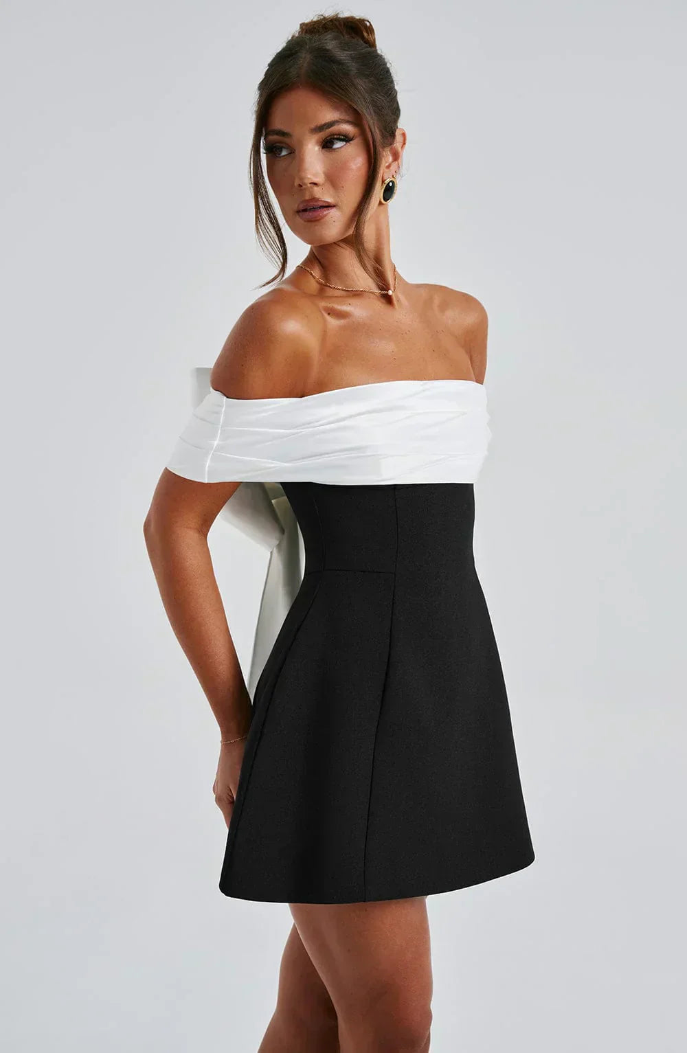 Jill | Robe de Cocktail Courte à Épaules Dénudées Avec Nœud pour Femme