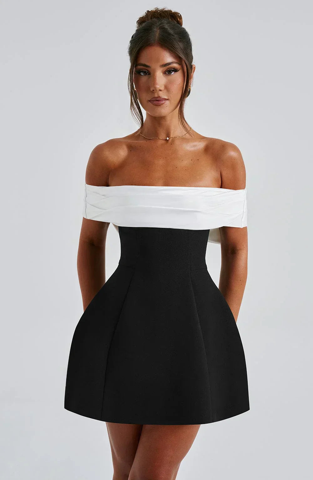 Jill | Robe de Cocktail Courte à Épaules Dénudées Avec Nœud pour Femme